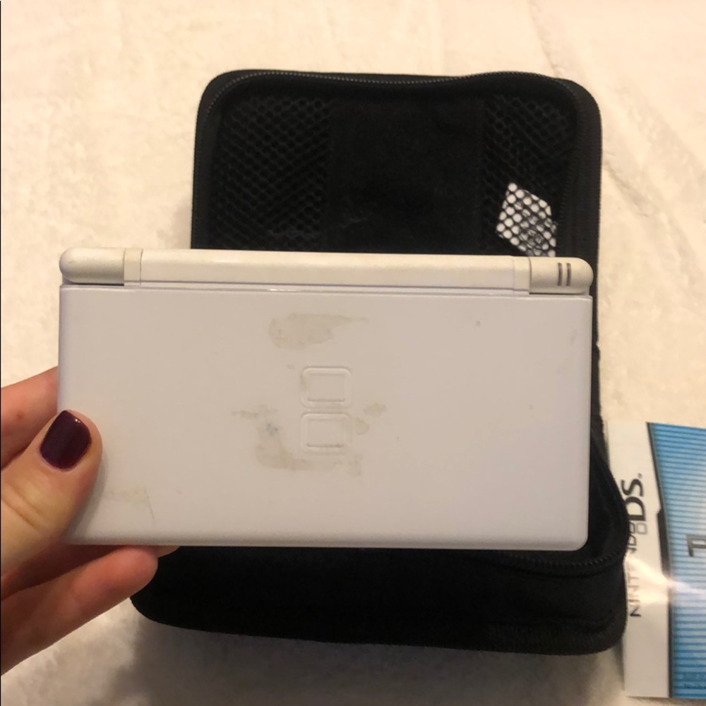 Nintendo DS - Picture 4 of 5